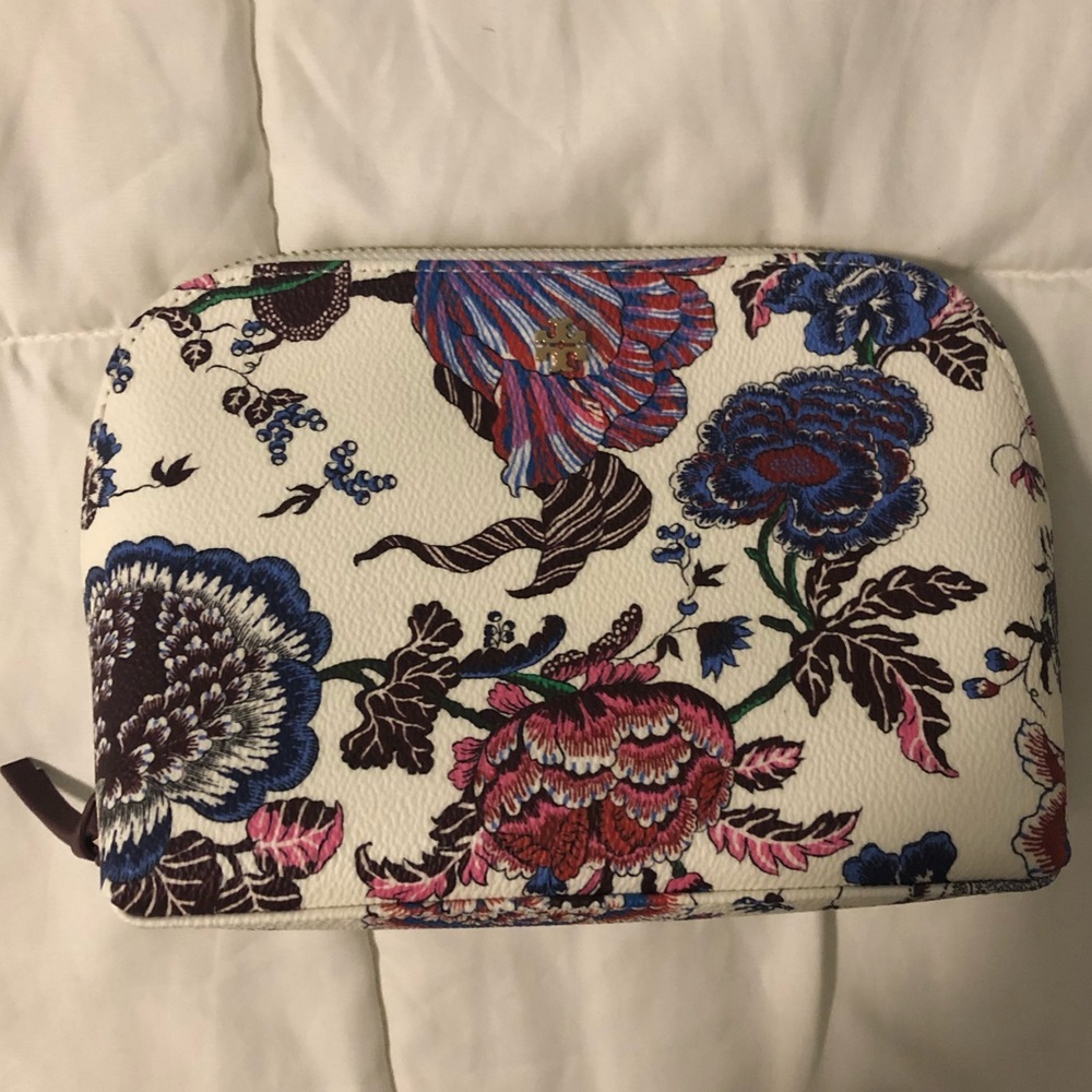 NWT Tory Burch Kerrington Cosmetic bag